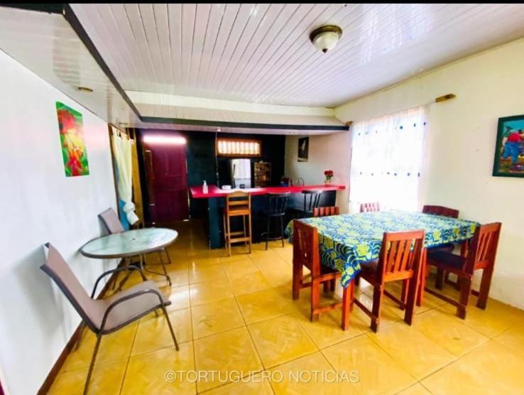 Вилла Casa Artavia Тортугеро Номер фото